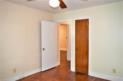2007 Edgewood Dr, High Point, NC 27262 photo 12