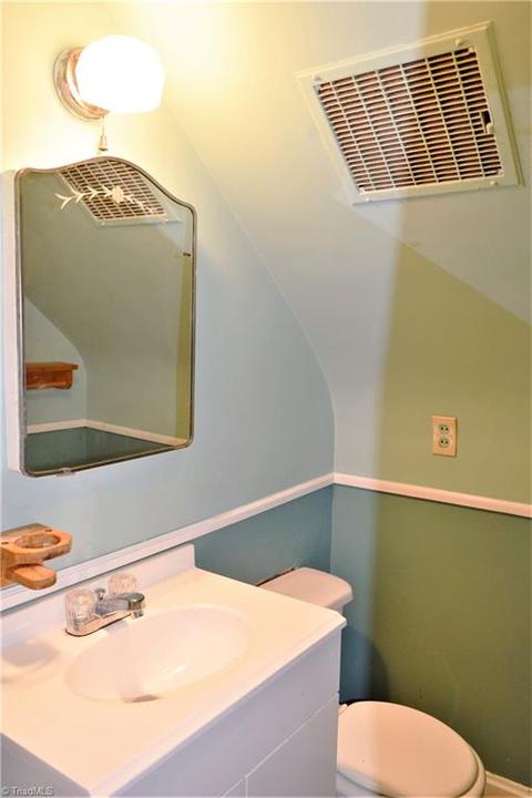 2007 Edgewood Dr, High Point, NC 27262 photo 16