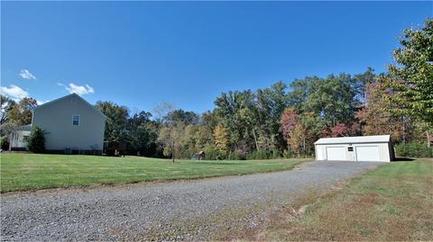 505 Eldora Rd, Ararat, NC 27007 photo 7