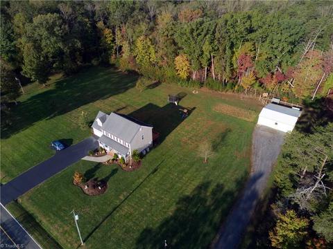 505 Eldora Rd, Ararat, NC 27007 photo 4