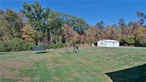 505 Eldora Rd, Ararat, NC 27007 photo 11