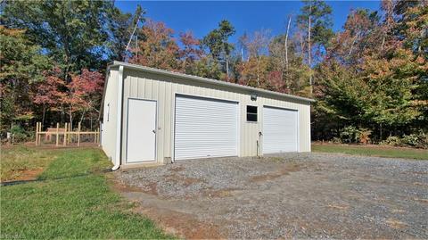 505 Eldora Rd, Ararat, NC 27007 photo 8