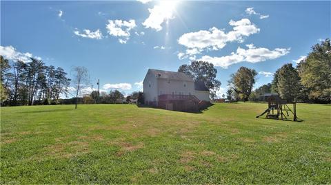 505 Eldora Rd, Ararat, NC 27007 photo 9