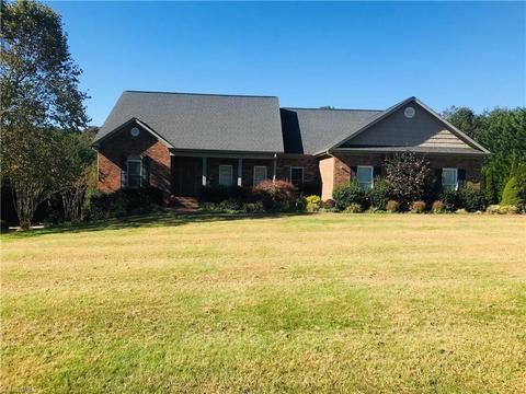 176 Mandolin Trl, Pinnacle, NC 27043 photo 1