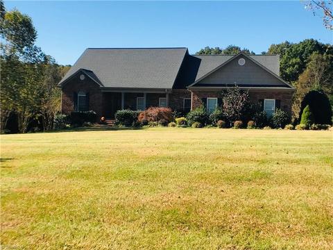 176 Mandolin Trl, Pinnacle, NC 27043 photo 2