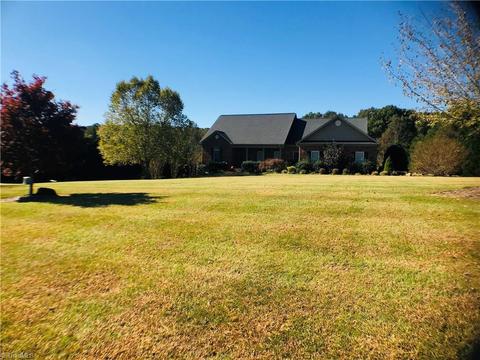 176 Mandolin Trl, Pinnacle, NC 27043 photo 3