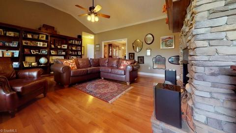 176 Mandolin Trl, Pinnacle, NC 27043 photo 11