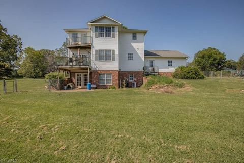1077 Venable Rd, Pilot Mountain, NC 27041 photo 28