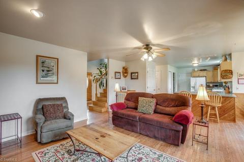1077 Venable Rd, Pilot Mountain, NC 27041 photo 5