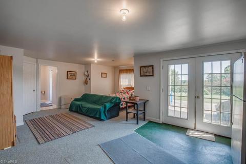 1077 Venable Rd, Pilot Mountain, NC 27041 photo 19