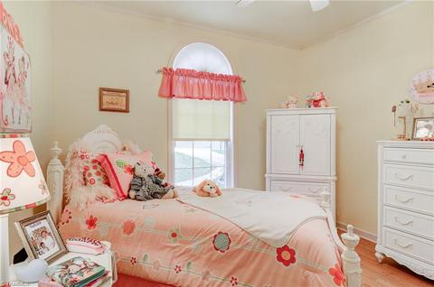 404 Cotswold Ln, King, NC 27021 photo 15