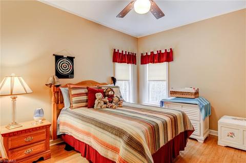 404 Cotswold Ln, King, NC 27021 photo 14