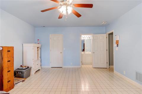 404 Cotswold Ln, King, NC 27021 photo 19