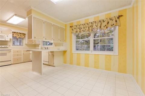 3802 Johnson St, High Point, NC 27265 photo 9