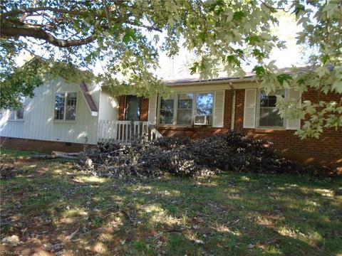 4140 Oak Haven Dr, Trinity, NC 27370 photo 1