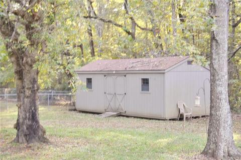 558 Baltimore Rd, Advance, NC 27006 photo 3