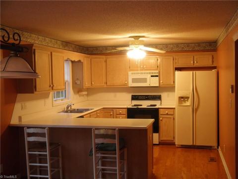 4671 Oakview Dr, Trinity, NC 27370 photo 3