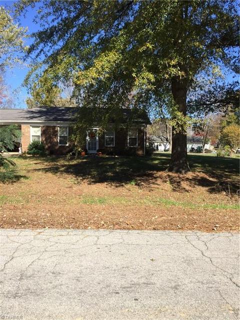 357 Ridgecrest Dr, King, NC 27021 photo 2