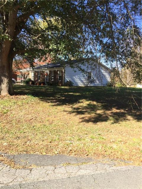 357 Ridgecrest Dr, King, NC 27021 photo 1