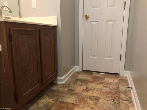 2460 Aston Ct, High Point, NC 27265 photo 13