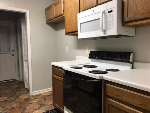 2460 Aston Ct, High Point, NC 27265 photo 6