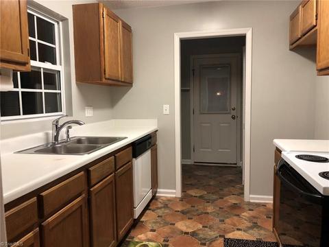 2460 Aston Ct, High Point, NC 27265 photo 7