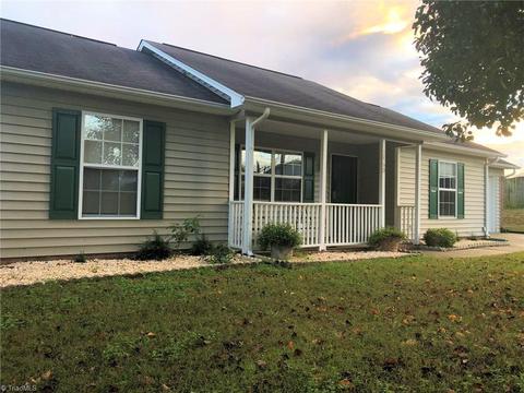 2460 Aston Ct, High Point, NC 27265 photo 1