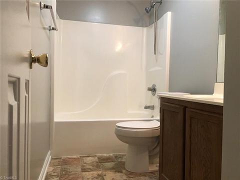 2460 Aston Ct, High Point, NC 27265 photo 12