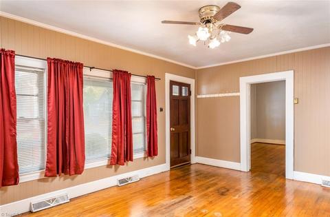 305 S 5th Ave, Mayodan, NC 27027 photo 2