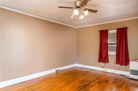 305 S 5th Ave, Mayodan, NC 27027 photo 3