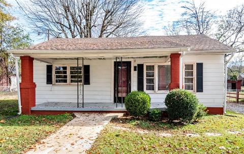 305 S 5th Ave, Mayodan, NC 27027 photo 1