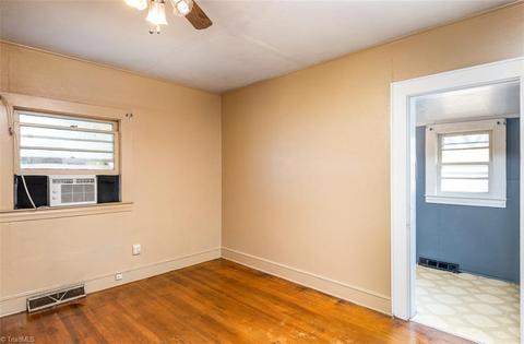 305 S 5th Ave, Mayodan, NC 27027 photo 7