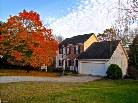 137 Willow Bend Dr, King, NC 27021 photo 1