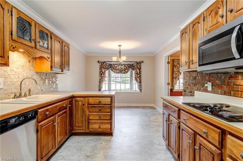 515 Ken Dan St, High Point, NC 27265 photo 6