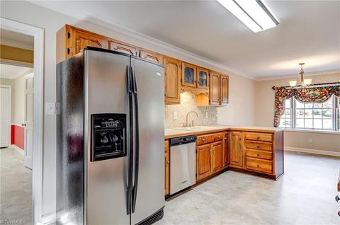 515 Ken Dan St, High Point, NC 27265 photo 8