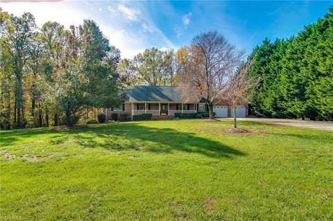 515 Ken Dan St, High Point, NC 27265 photo 2