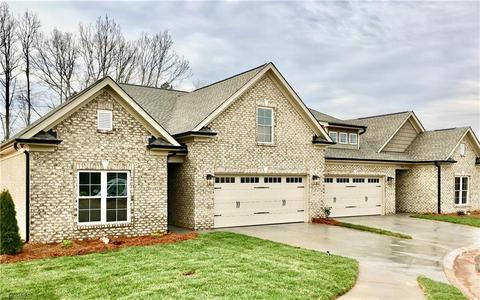 115 Park Pl, King, NC 27021 photo 2