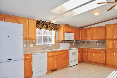 1197 Williams Rd, Advance, NC 27006 photo 2