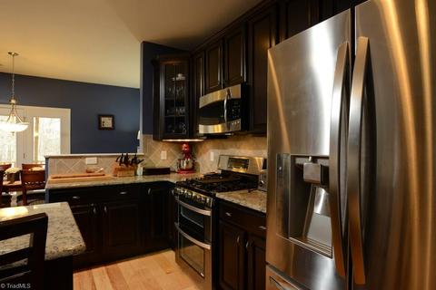 2807 Splitbrooke Dr, High Point, NC 27265 photo 7