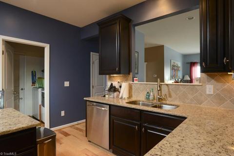 2807 Splitbrooke Dr, High Point, NC 27265 photo 10