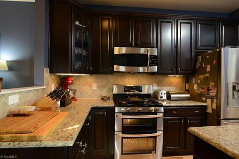 2807 Splitbrooke Dr, High Point, NC 27265 photo 8