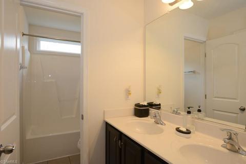 2807 Splitbrooke Dr, High Point, NC 27265 photo 22