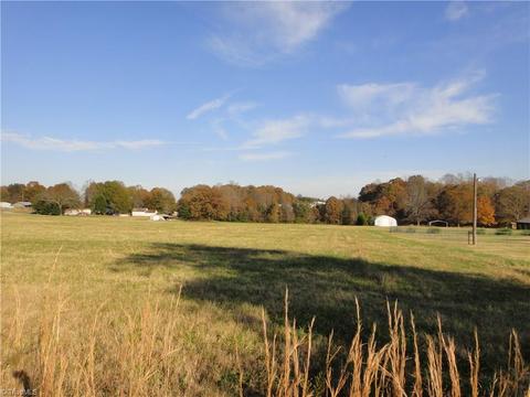 607 Lakedale Rd, Colfax, NC 27235 photo 2