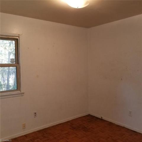 704 Kroll Ln, High Point, NC 27260 photo 9