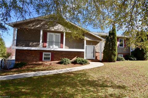 3673 Tanglebrook Trl, Clemmons, NC 27012 photo 1