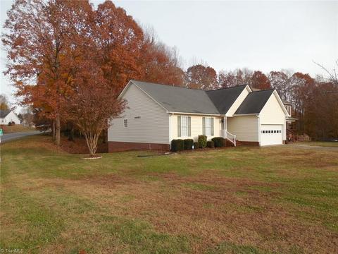 1801 Spring Path Trl, Clemmons, NC 27012 photo 2