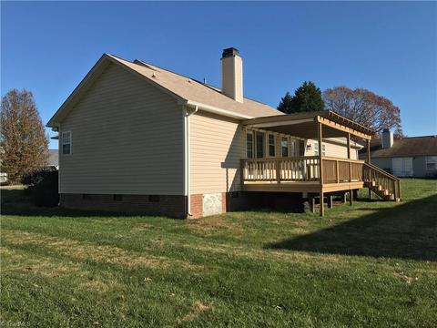 1503 Manora Ct, High Point, NC 27265 photo 5
