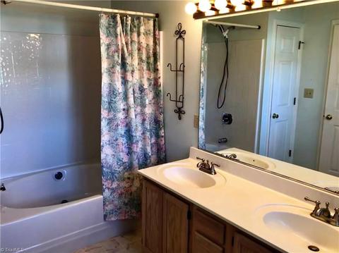 1503 Manora Ct, High Point, NC 27265 photo 17
