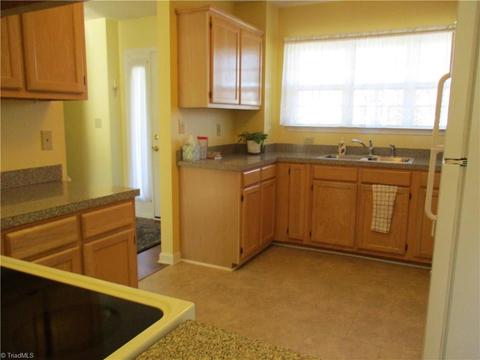 1503 Manora Ct, High Point, NC 27265 photo 8