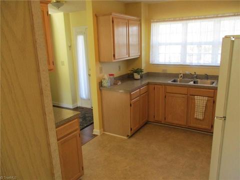 1503 Manora Ct, High Point, NC 27265 photo 9